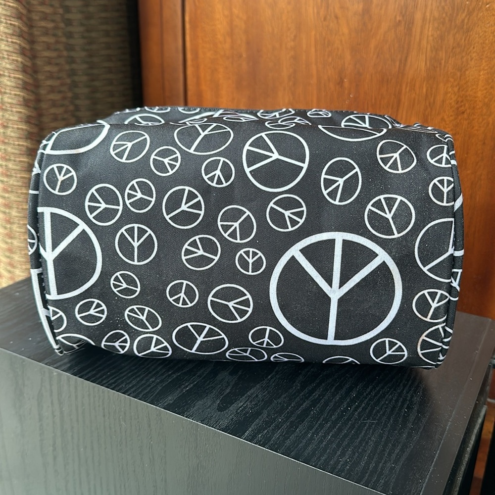 Peace Sign Insulated Lunchbox - Picture 6 of 10